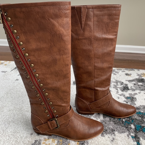 Francescas Not Rated Brown Boot with Gemstones - Picture 4 of 8